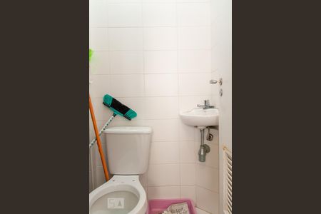 Apartamento à venda com 146m², 3 quartos e 2 vagas Apartamento à venda com 146m², 3 quartos e 2 vagasBanheiro de Serviço