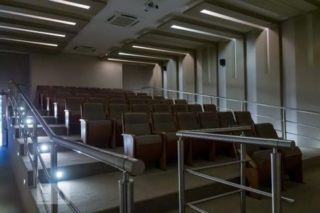 Apartamento à venda com 146m², 3 quartos e 2 vagas Apartamento à venda com 146m², 3 quartos e 2 vagasÁrea comum - Cinema