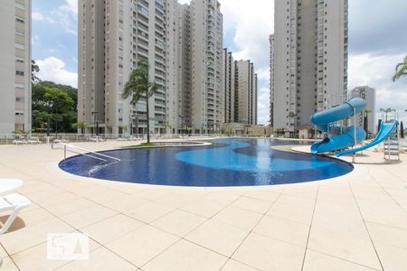 Apartamento à venda com 146m², 3 quartos e 2 vagas Apartamento à venda com 146m², 3 quartos e 2 vagasÁrea comum - Piscina