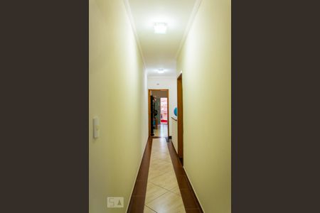 Casa à venda com 170m², 3 quartos e 6 vagasCorredor