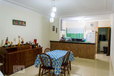 Casa à venda com 170m², 3 quartos e 6 vagasCopa