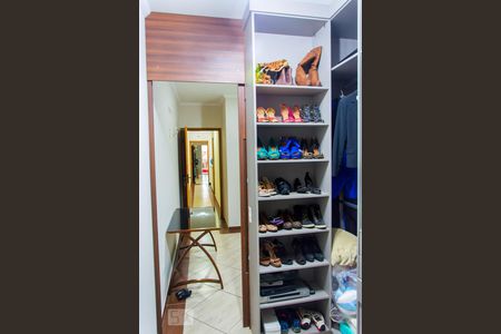Casa à venda com 170m², 3 quartos e 6 vagasCloset do Quarto 3