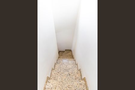 Casa à venda com 125m², 3 quartos e 4 vagasEscada