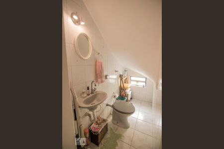 Casa à venda com 167m², 4 quartos e 4 vagas Casa à venda com 167m², 4 quartos e 4 vagasLavabo