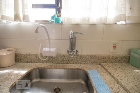 Casa à venda com 167m², 4 quartos e 4 vagas Casa à venda com 167m², 4 quartos e 4 vagasDetalhe Cozinha