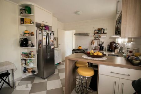 Casa à venda com 167m², 4 quartos e 4 vagas Casa à venda com 167m², 4 quartos e 4 vagasCozinha