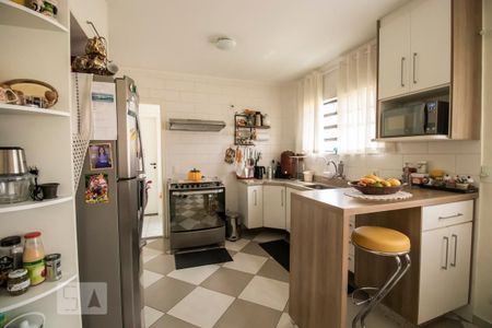 Casa à venda com 167m², 4 quartos e 4 vagas Casa à venda com 167m², 4 quartos e 4 vagasCozinha