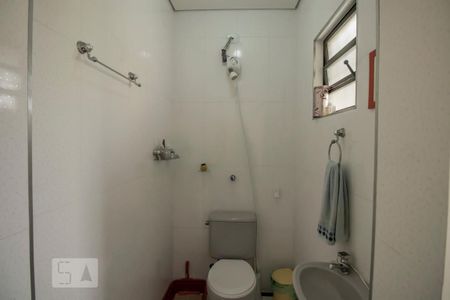 Casa à venda com 167m², 4 quartos e 4 vagas Casa à venda com 167m², 4 quartos e 4 vagasBanheiro Quarto de Serviço