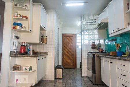 Apartamento à venda com 97m², 4 quartos e 2 vagasCozinha