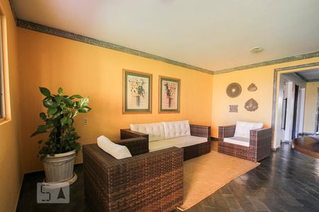 Apartamento à venda com 73m², 3 quartos e 1 vaga Apartamento à venda com 73m², 3 quartos e 1 vagaHall