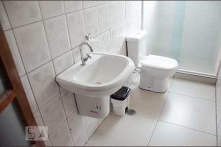 Casa à venda com 152m², 4 quartos e 3 vagasBanheiro 1