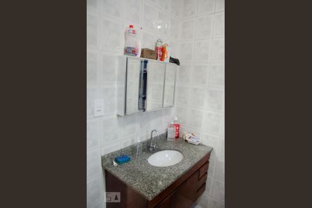 Casa à venda com 152m², 4 quartos e 3 vagasBanheiro 1