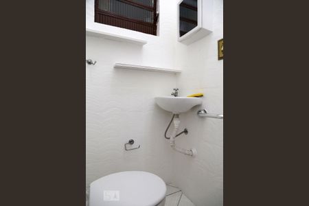 Casa à venda com 400m², 5 quartos e 5 vagasBanheiro de Serviço