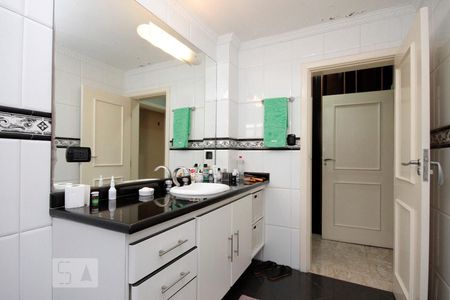 Apartamento à venda com 200m², 3 quartos e 1 vagaBanheiro da Suíte