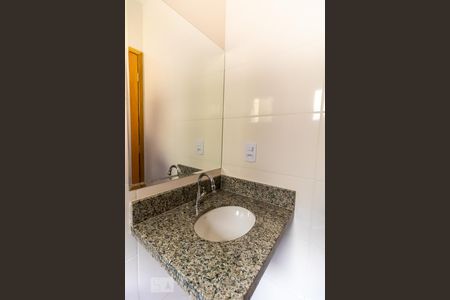 Casa de condomínio para alugar com 42m², 2 quartos e sem vaga Casa de condomínio para alugar com 42m², 2 quartos e sem vagaBanheiro