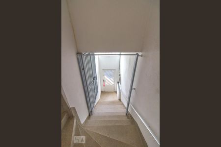 Casa à venda com 200m², 2 quartos e 4 vagas Casa à venda com 200m², 2 quartos e 4 vagasEntrada