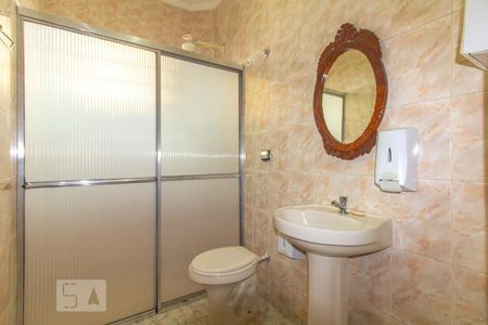 Casa à venda com 200m², 2 quartos e 4 vagas Casa à venda com 200m², 2 quartos e 4 vagasBanheiro Social