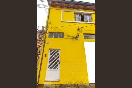 Casa à venda com 200m², 2 quartos e 4 vagas Casa à venda com 200m², 2 quartos e 4 vagasFachada