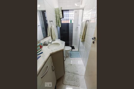 Casa à venda com 180m², 4 quartos e 4 vagas Casa à venda com 180m², 4 quartos e 4 vagasBanheiro 3