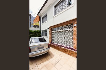 Casa à venda com 180m², 4 quartos e 4 vagas Casa à venda com 180m², 4 quartos e 4 vagasGaragem
