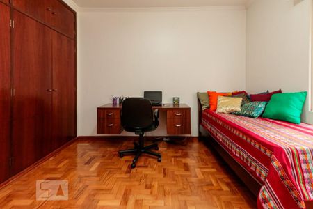 Apartamento à venda com 220m², 3 quartos e 2 vagas Apartamento à venda com 220m², 3 quartos e 2 vagasQuarto 1