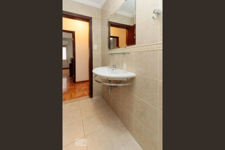 Apartamento à venda com 220m², 3 quartos e 2 vagas Apartamento à venda com 220m², 3 quartos e 2 vagasBanheiro