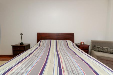 Apartamento à venda com 220m², 3 quartos e 2 vagas Apartamento à venda com 220m², 3 quartos e 2 vagasSuíte