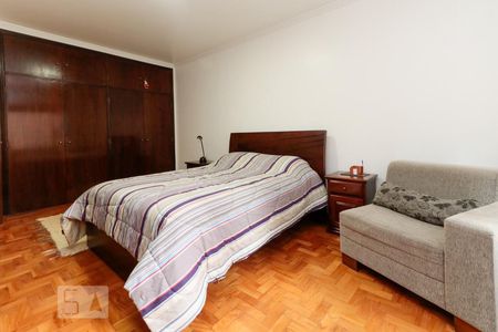 Apartamento à venda com 220m², 3 quartos e 2 vagas Apartamento à venda com 220m², 3 quartos e 2 vagasSuíte
