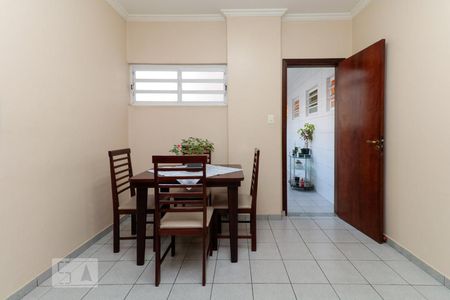 Apartamento à venda com 220m², 3 quartos e 2 vagas Apartamento à venda com 220m², 3 quartos e 2 vagasSala de jantar
