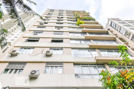 Apartamento à venda com 220m², 3 quartos e 2 vagas Apartamento à venda com 220m², 3 quartos e 2 vagasFachada