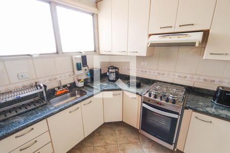 Apartamento à venda com 90m², 2 quartos e 2 vagas Apartamento à venda com 90m², 2 quartos e 2 vagasCozinha