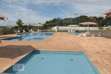 Apartamento à venda com 71m², 3 quartos e 1 vagaÁrea comum - Piscina