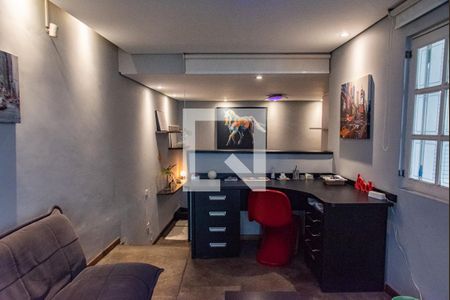 Casa à venda com 209m², 2 quartos e 2 vagasEscritório