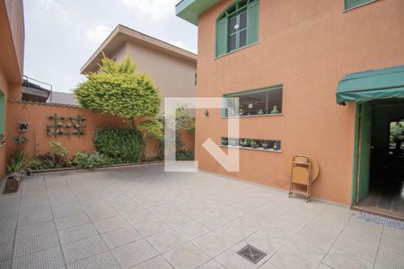 Casa à venda com 268m², 4 quartos e 4 vagas Casa à venda com 268m², 4 quartos e 4 vagasQuintal