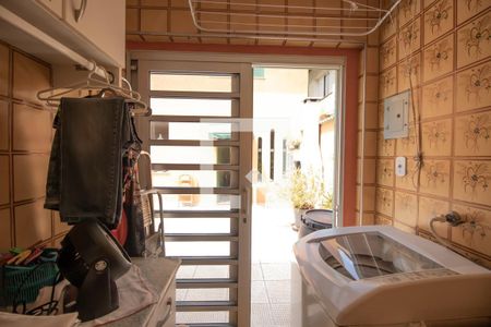 Casa à venda com 268m², 4 quartos e 4 vagas Casa à venda com 268m², 4 quartos e 4 vagasÁrea de Serviço