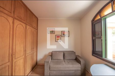 Casa à venda com 268m², 4 quartos e 4 vagas Casa à venda com 268m², 4 quartos e 4 vagasQuarto 4