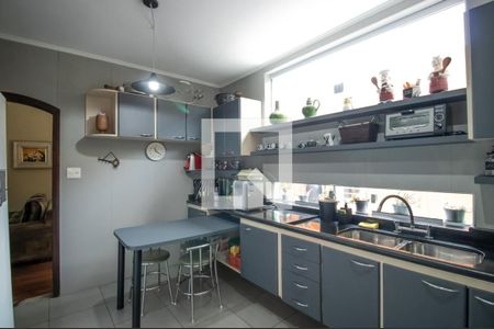 Casa à venda com 268m², 4 quartos e 4 vagas Casa à venda com 268m², 4 quartos e 4 vagasCozinha