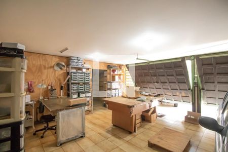 Casa à venda com 268m², 4 quartos e 4 vagas Casa à venda com 268m², 4 quartos e 4 vagasGaragem