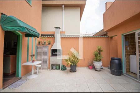 Casa à venda com 268m², 4 quartos e 4 vagas Casa à venda com 268m², 4 quartos e 4 vagasQuintal