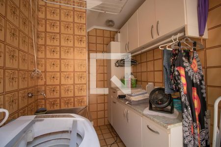 Casa à venda com 268m², 4 quartos e 4 vagas Casa à venda com 268m², 4 quartos e 4 vagasÁrea de Serviço