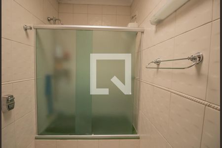 Casa à venda com 268m², 4 quartos e 4 vagas Casa à venda com 268m², 4 quartos e 4 vagasBanheiro da Suíte