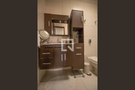 Casa à venda com 268m², 4 quartos e 4 vagas Casa à venda com 268m², 4 quartos e 4 vagasBanheiro da Suíte