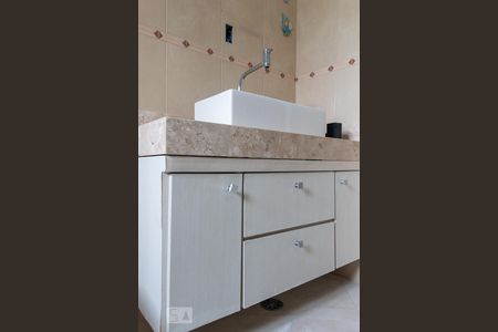 Casa à venda com 350m², 4 quartos e 5 vagas Casa à venda com 350m², 4 quartos e 5 vagasBanheiro da Suíte 1