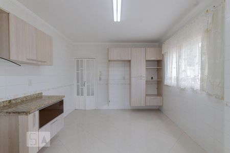 Casa à venda com 350m², 4 quartos e 5 vagas Casa à venda com 350m², 4 quartos e 5 vagasCozinha