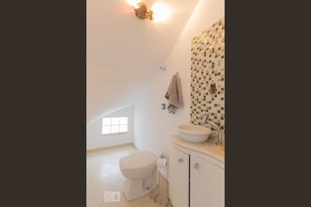 Casa à venda com 350m², 4 quartos e 5 vagas Casa à venda com 350m², 4 quartos e 5 vagasBanheiro