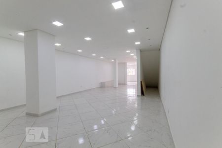 Casa à venda com 350m², 4 quartos e 5 vagas Casa à venda com 350m², 4 quartos e 5 vagasÁrea comum - Salão de festas