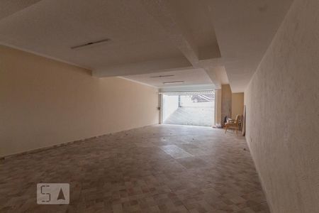 Casa à venda com 350m², 4 quartos e 5 vagas Casa à venda com 350m², 4 quartos e 5 vagasGaragem