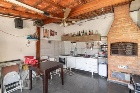 Casa à venda com 172m², 3 quartos e 4 vagas Casa à venda com 172m², 3 quartos e 4 vagasChurrasqueira