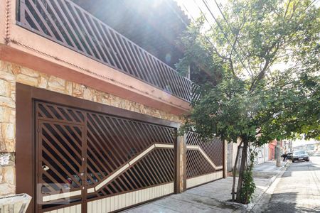 Casa à venda com 172m², 3 quartos e 4 vagas Casa à venda com 172m², 3 quartos e 4 vagasFachada