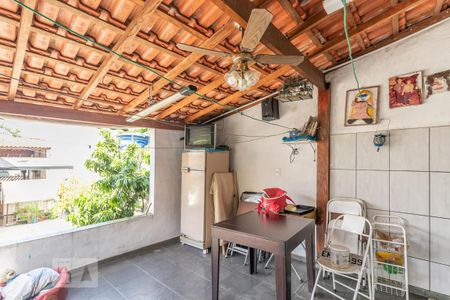 Casa à venda com 172m², 3 quartos e 4 vagas Casa à venda com 172m², 3 quartos e 4 vagasChurrasqueira